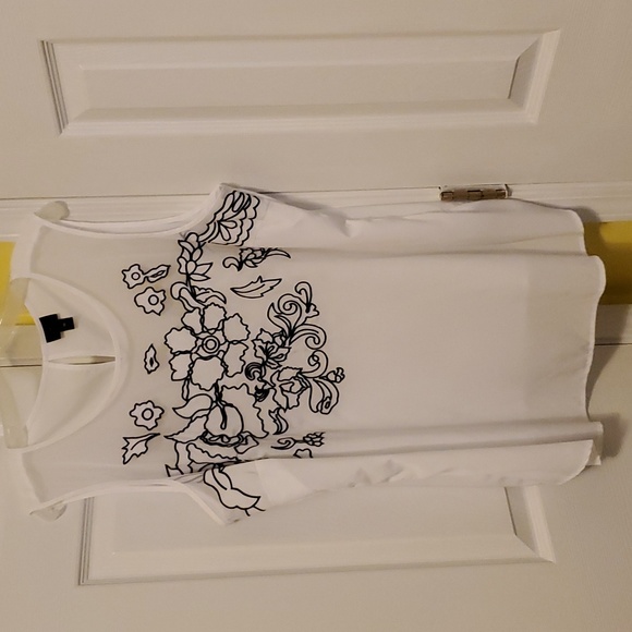 Worthington white sleeveless blouse - Picture 1 of 4